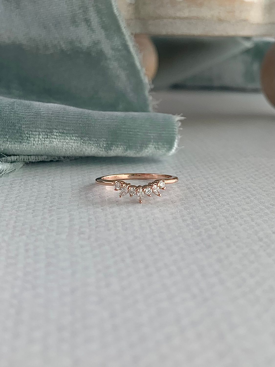 Graceful 1/6ctw Lab Diamond 14k Rose Contour Band