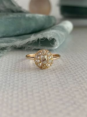 Estate Argentinian Old Mine Cut Diamond Flower 14k Yellow Gold Engagement Ring