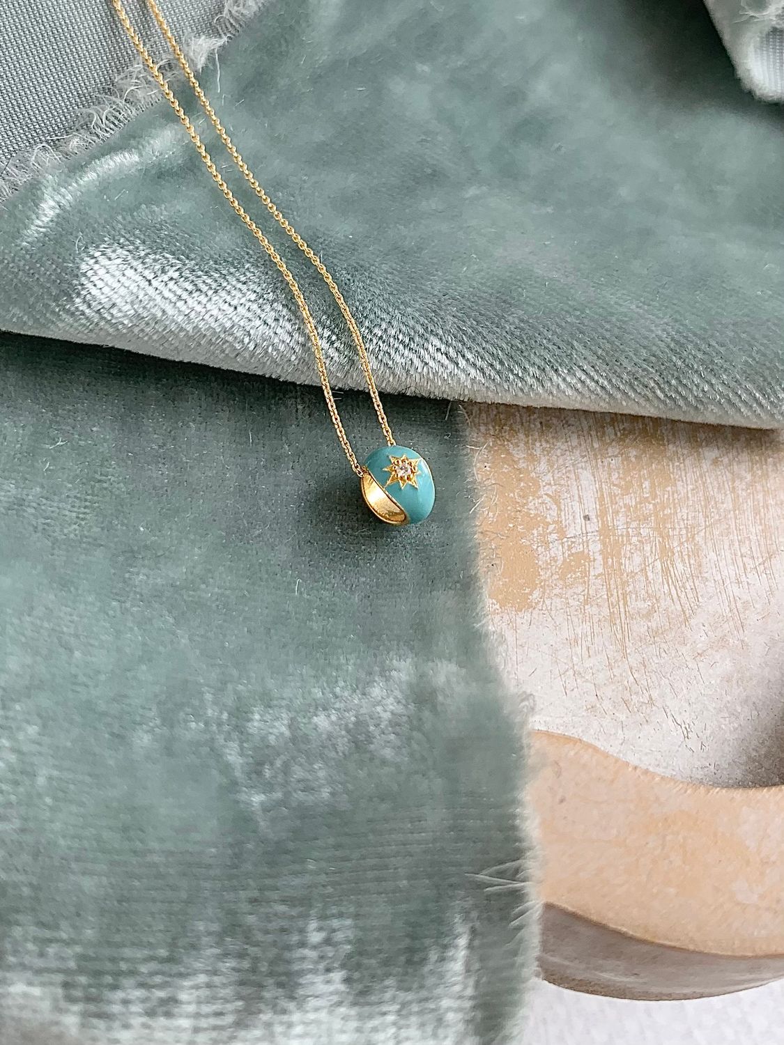 turquoise enamel diamond rondelle necklace