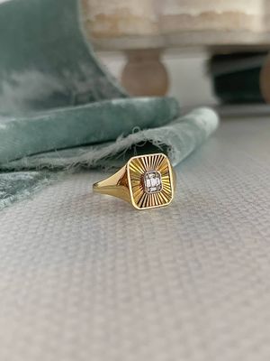 Radiant Diamond Signet 18k Yellow Gold Ring