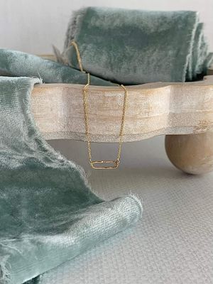 Simple Single Paperclip 14k Yellow Gold Necklace