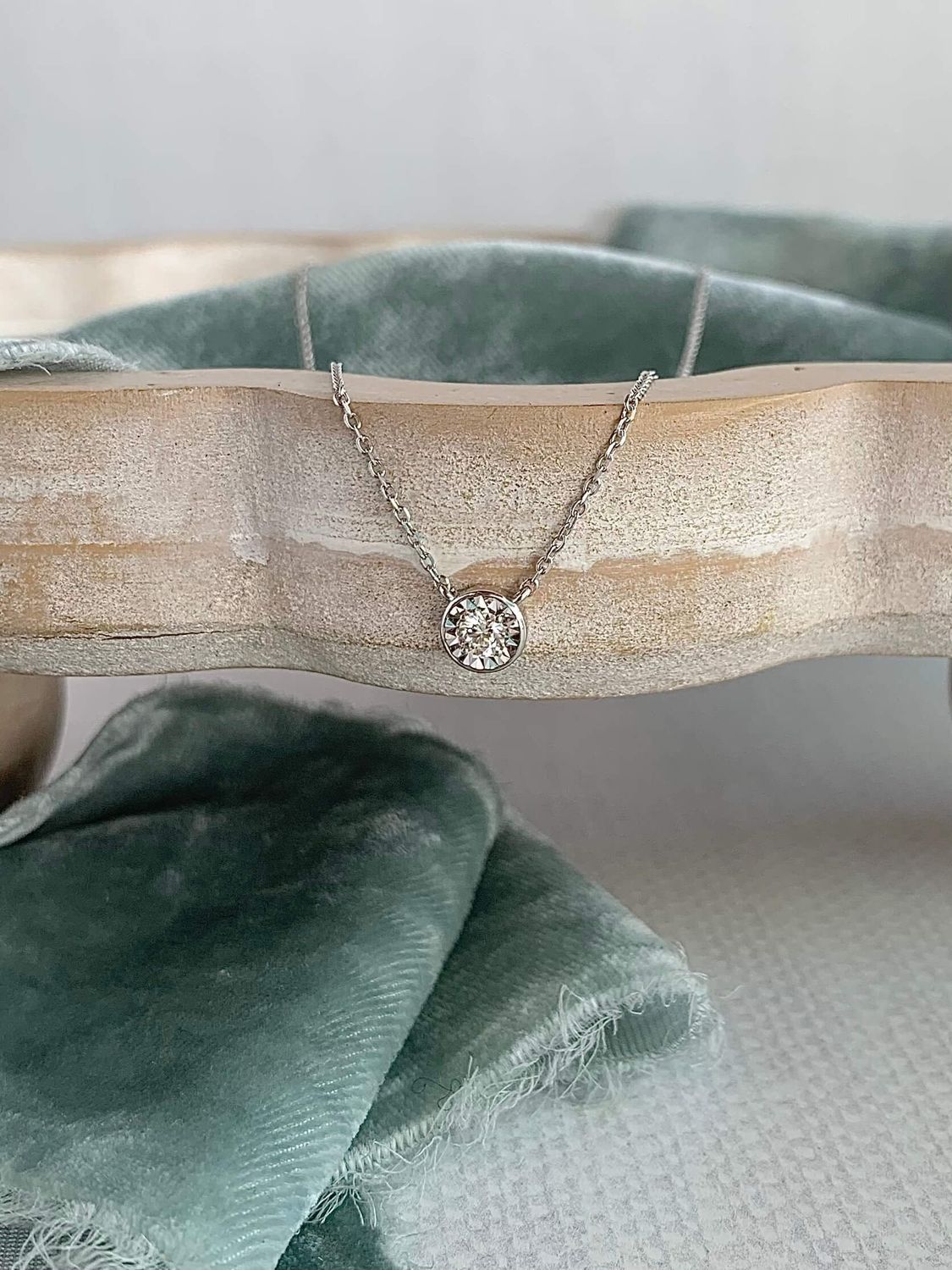 Diamond Wheel 18k White Gold Necklace