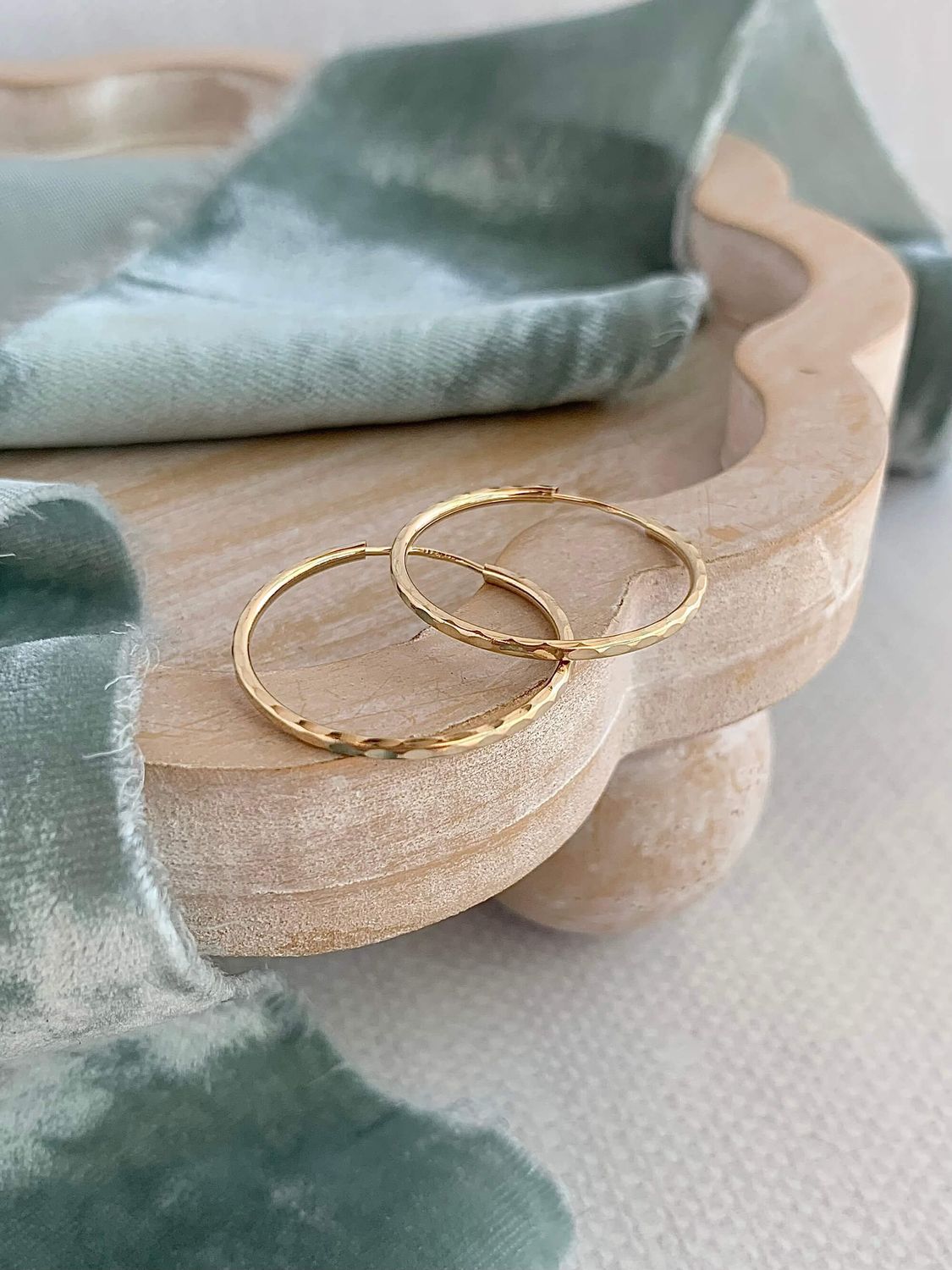 Faceted 25mm 14k Yellow Gold Hoop Earrings