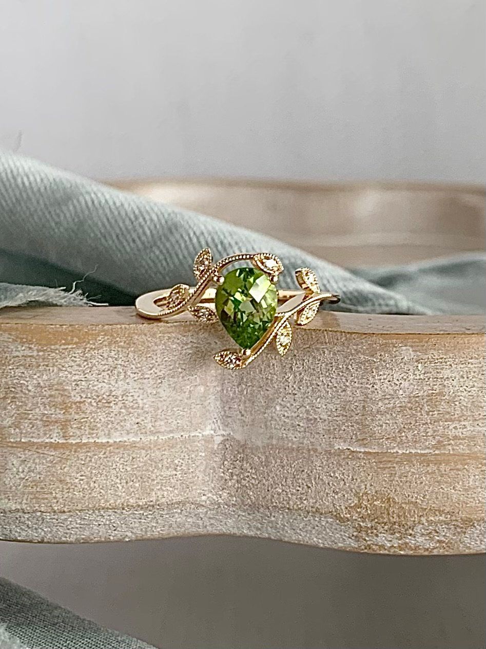 Garden Delight Peridot Diamond Vine 14k Yellow Gold Ring