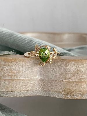 Garden Delight Peridot Diamond Vine 14k Yellow Gold Ring