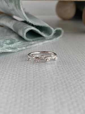Spring Vine Diamond 14k White Gold Band