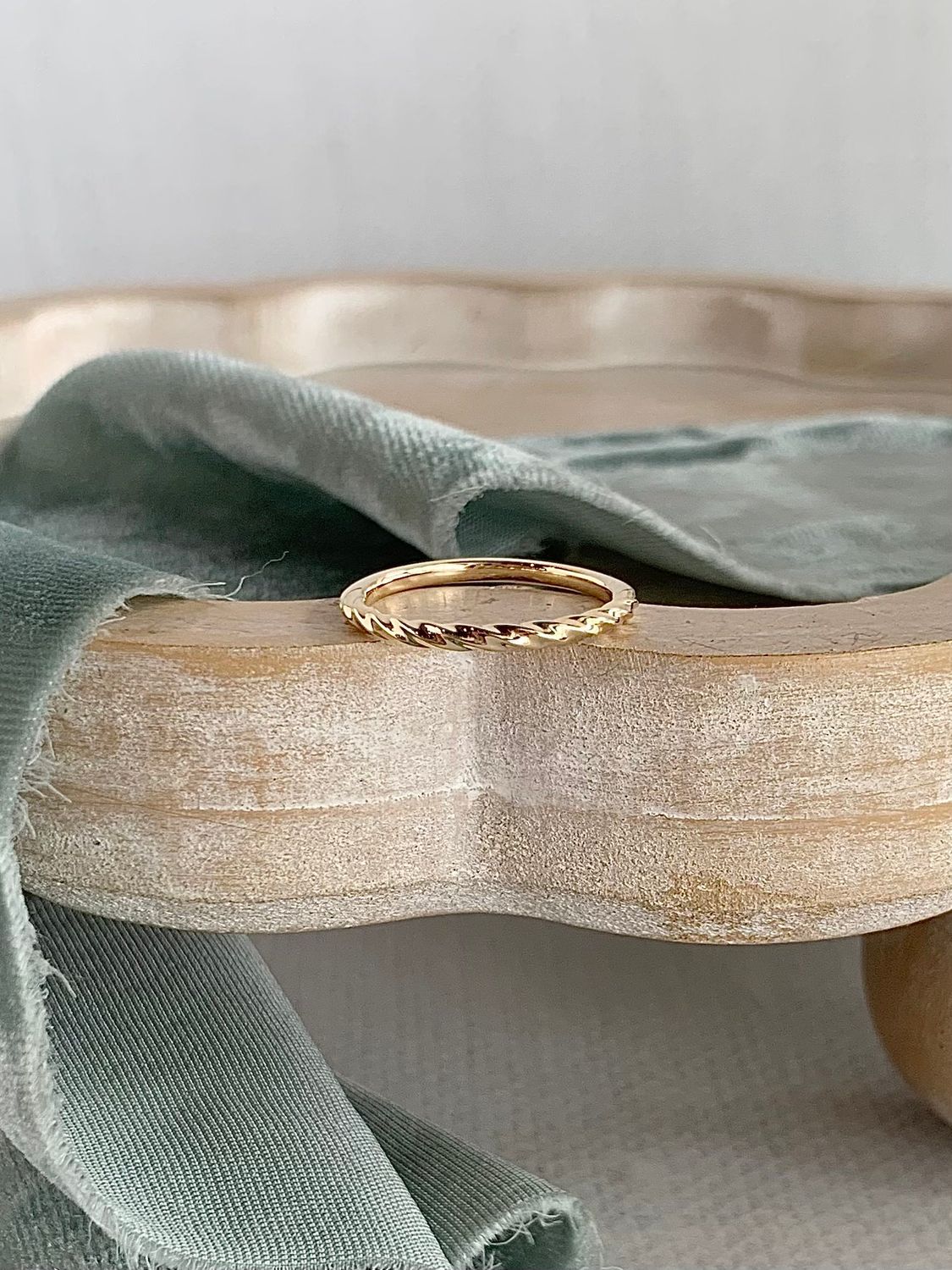 Twist 14k Yellow Gold Band