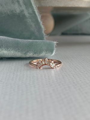 Barlow Round & Baguette 1/5 ctw natural diamond 14k rose contour band