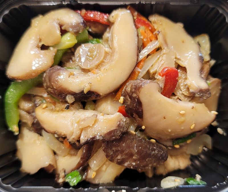 표고버섯볶음 / Shiitake mushrooms (FOR 1~2)