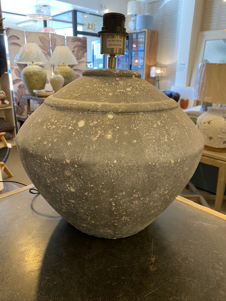 Concrete look lamp base