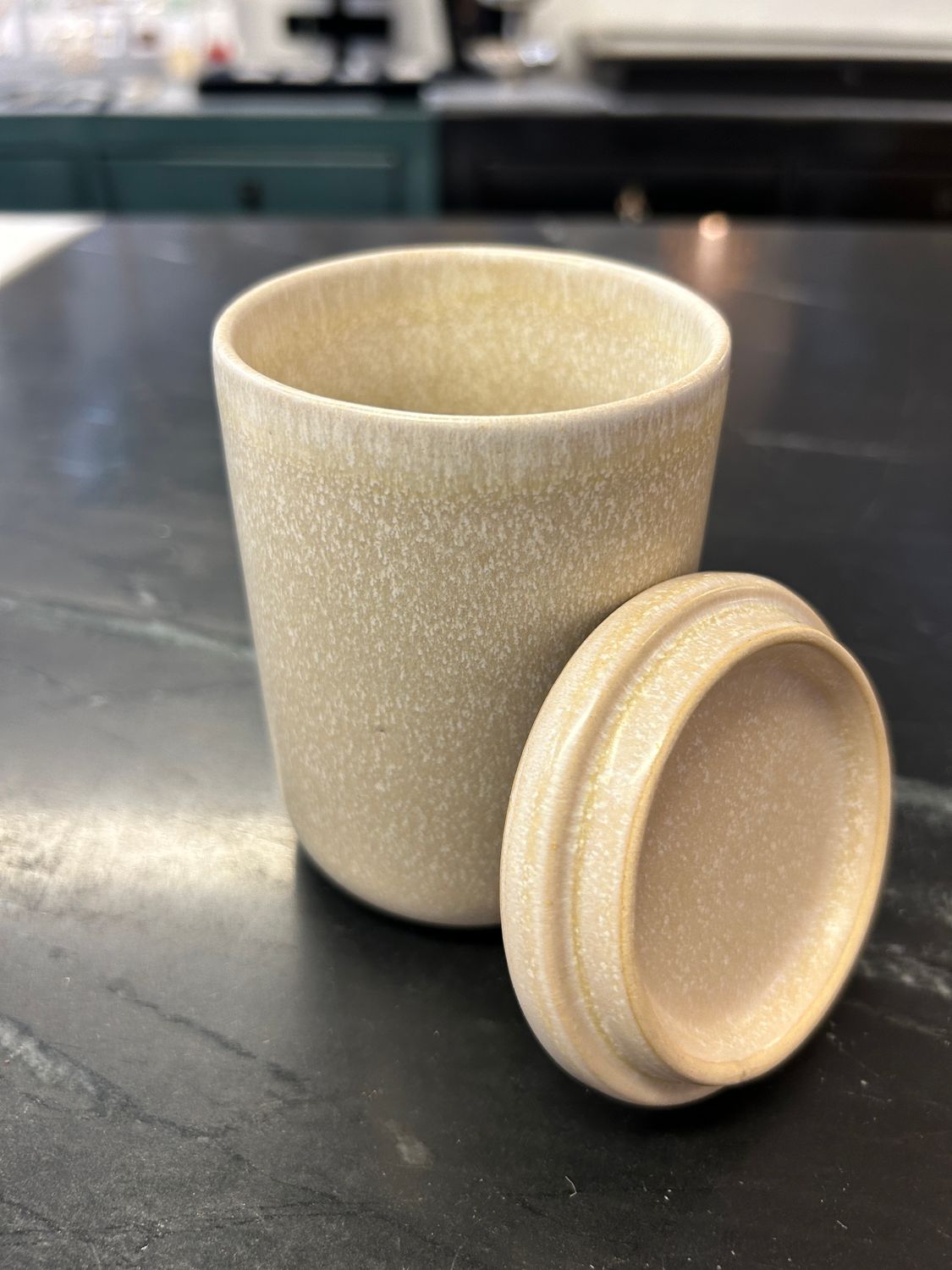 coffee cup with Lid pottery