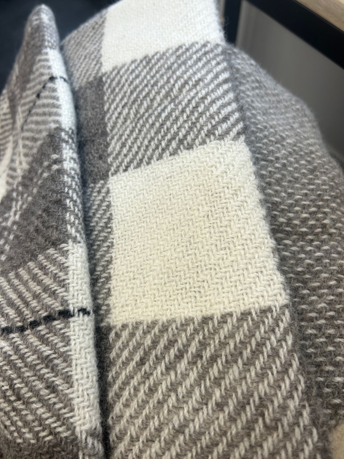 Brushed SG Wol Throw Mixed