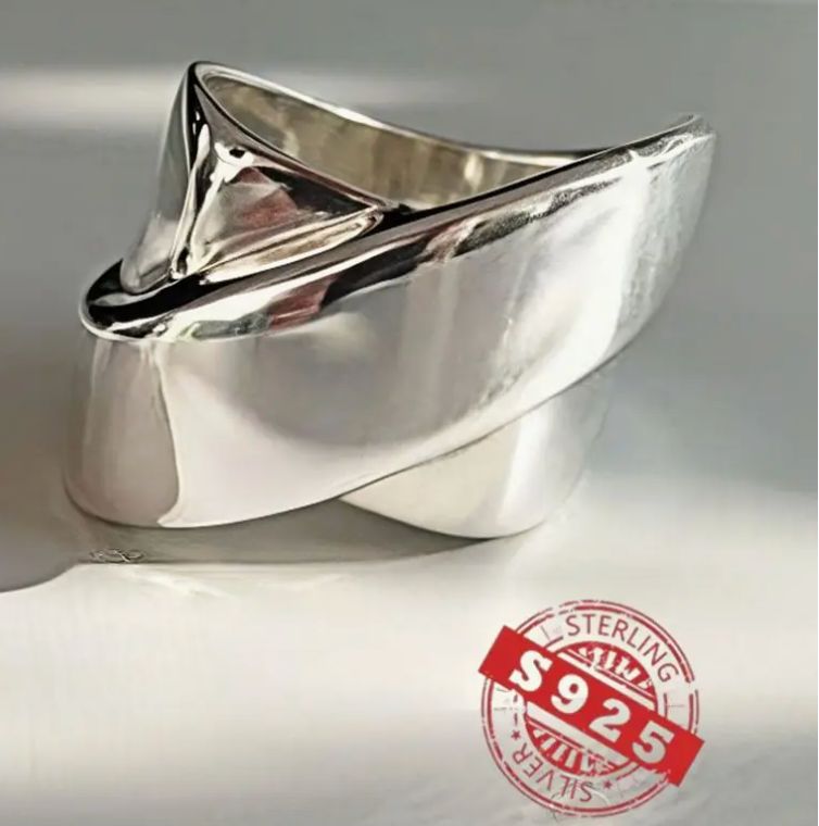 Asymmedtrical Ring
