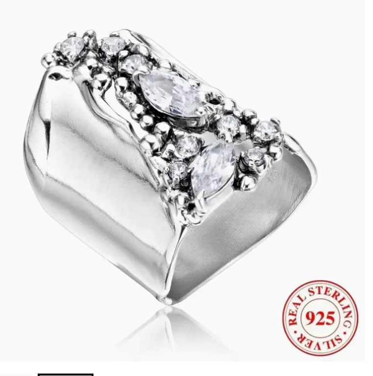 Silver ring with Zirconia