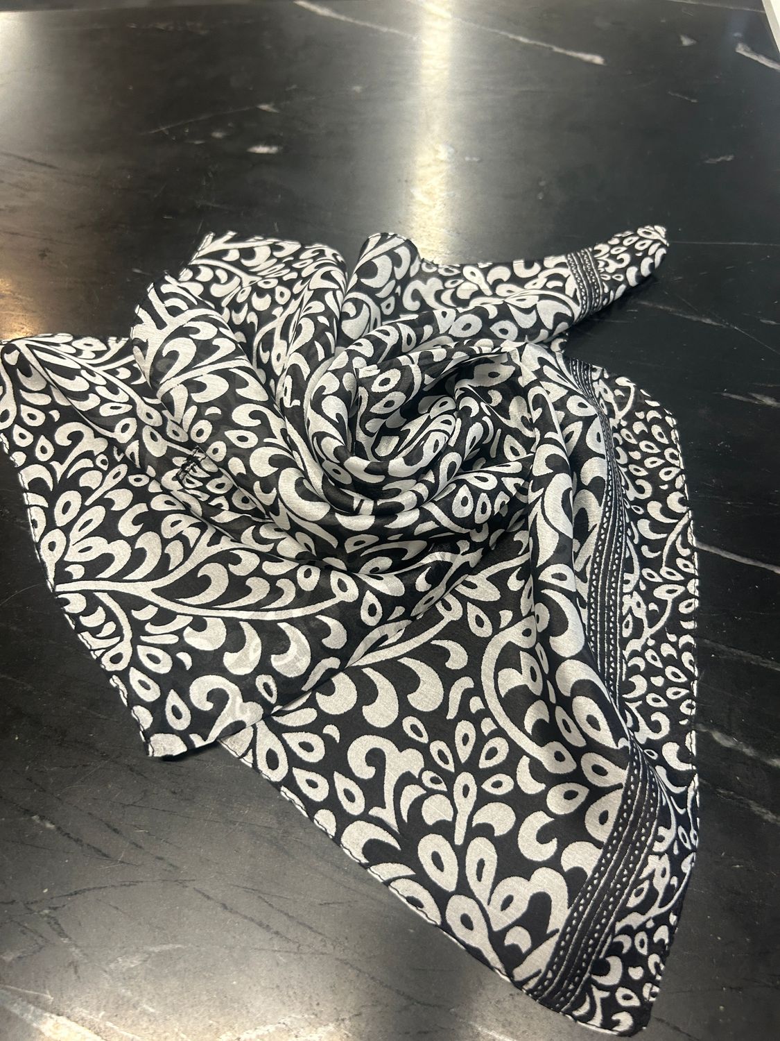 Square Scarf G