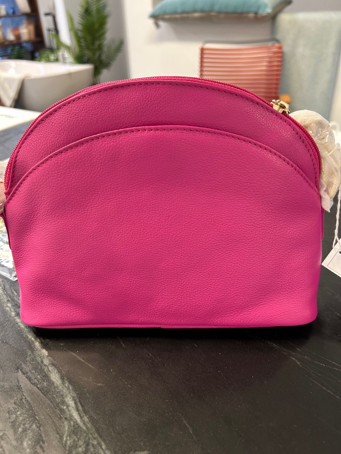 Oval Bucket w/gold chain - Hot pink