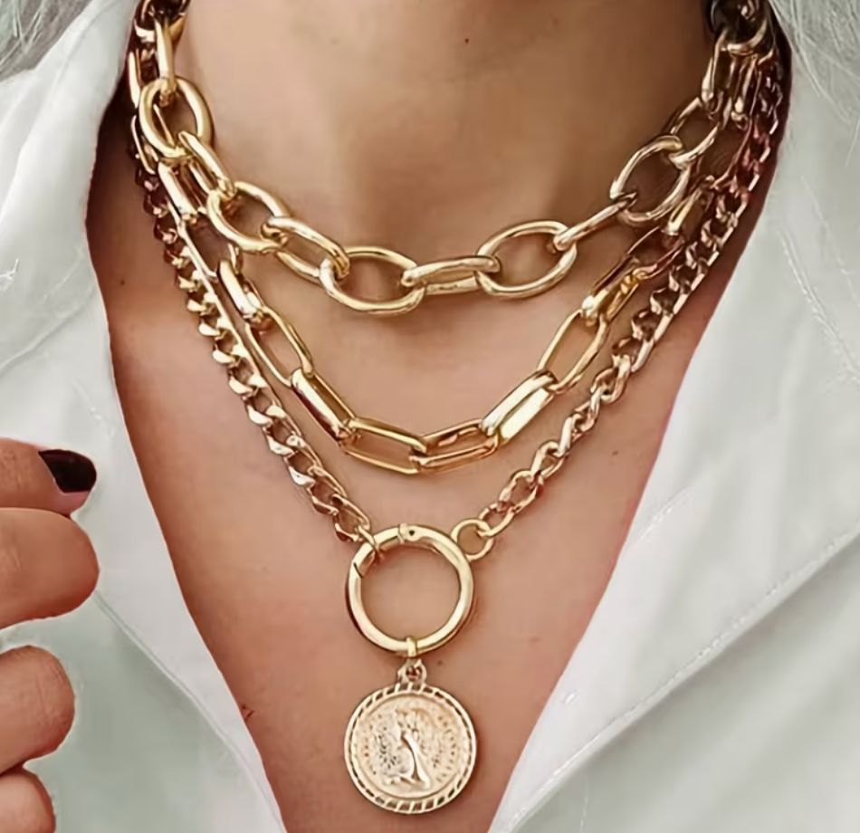 Goldy Necklace