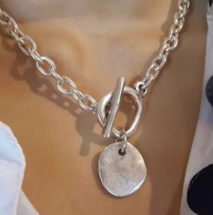 Chic Silvery Necklace