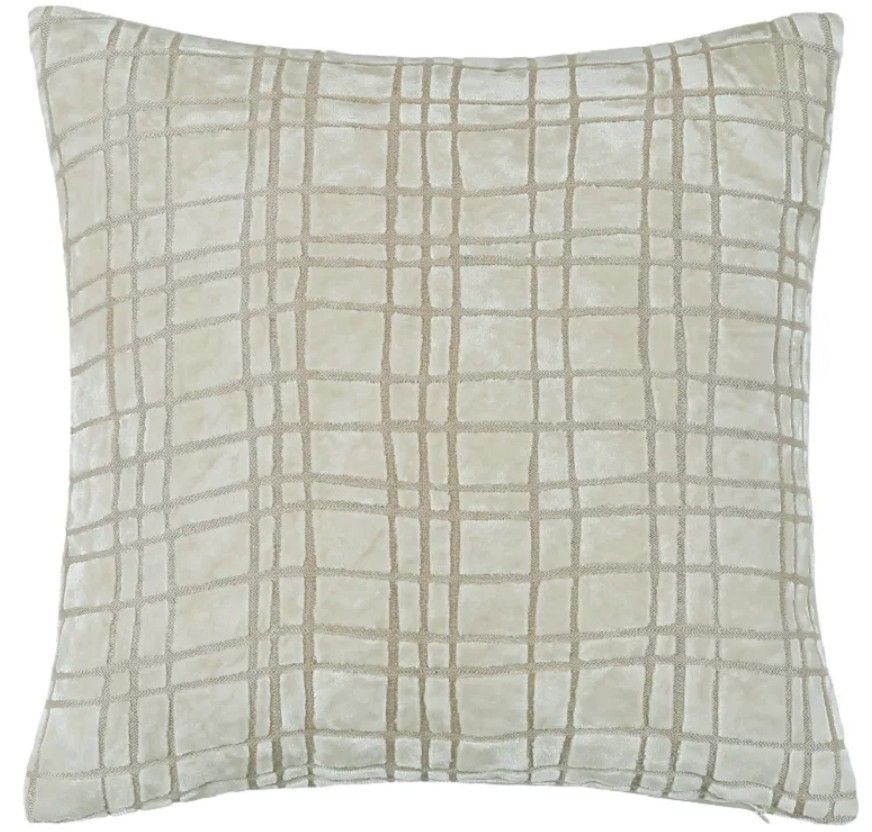 Ridge Drunkplaid Ivory Large Cushion - L 56 cm x W 56cm Ridge Drunkplaid Ivory Large Cushion - L 56 cm x W 56cm