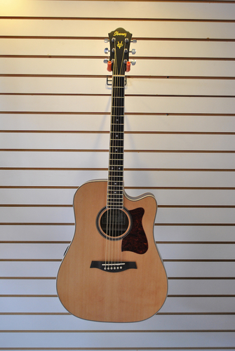 Ibanez V74ECE-OPN con afinador