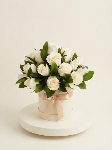 Caja "Nube de Algodón" – 24 Rosas Blancas en Caja Redonda