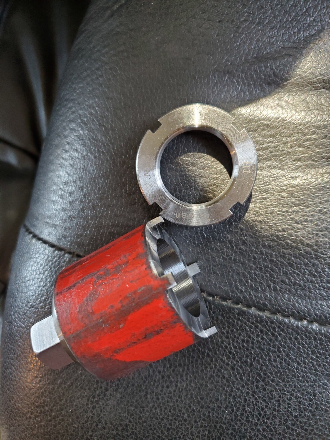 Axle nut socket