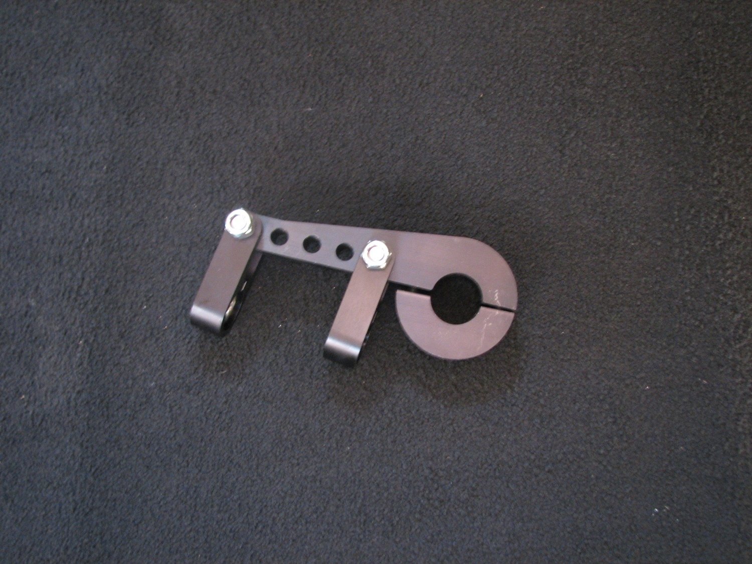 Rigid steering mount