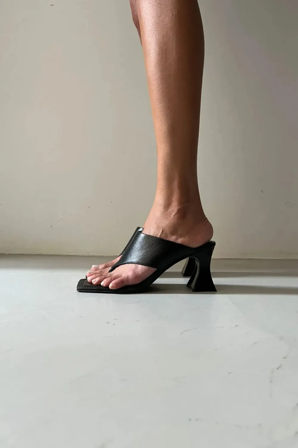 Ana Square-Toe Leather Clog | Black
