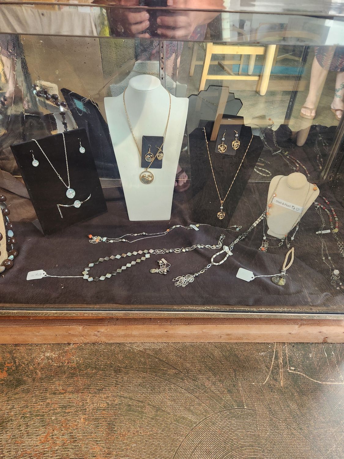 Tahitian made jewelry