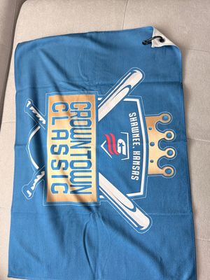 ​Crown Town Classic Towel with Hook
