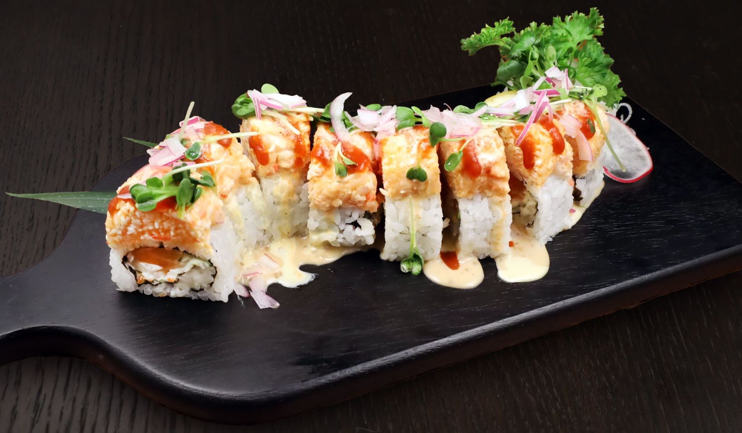 Spicy Salmon Salad Roll