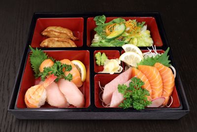 Sushi &amp; Sashimi Bento D