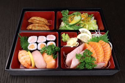 Sushi &amp; Sashimi Bento C