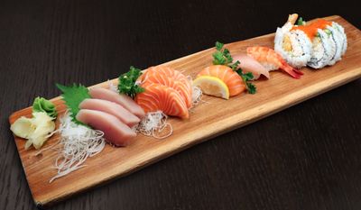 Sushi &amp; Sashimi Combo B