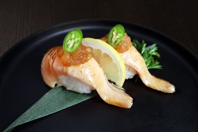 2Pcs Seared Hamachi