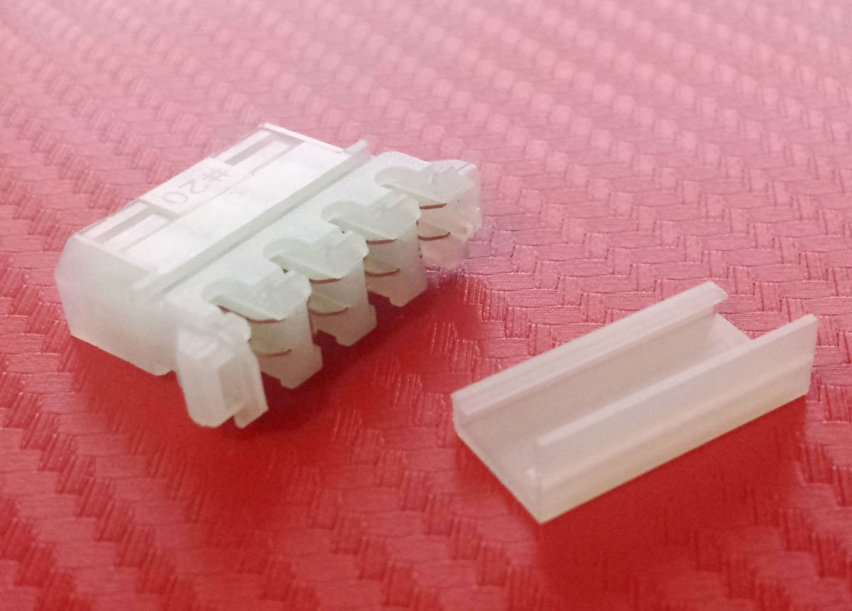 90° Molex Female Power Connector with End Cap