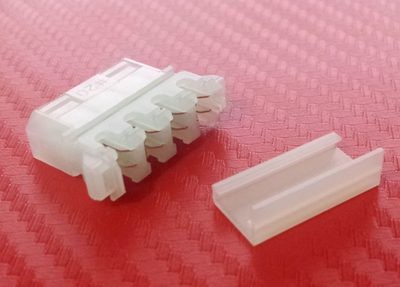 90° Molex Female Power Connector with End Cap