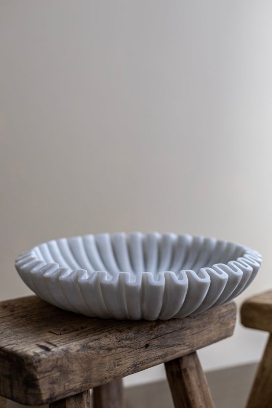 Marble Fluted Scalloped Bowls: Large 12x12 inches