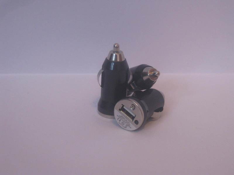 MINI CARICABATTERIE DA AUTO PER SIGARETTE ELETTRONICHE