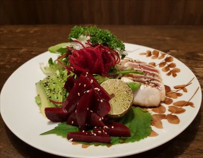 Tuna Tataki Salad