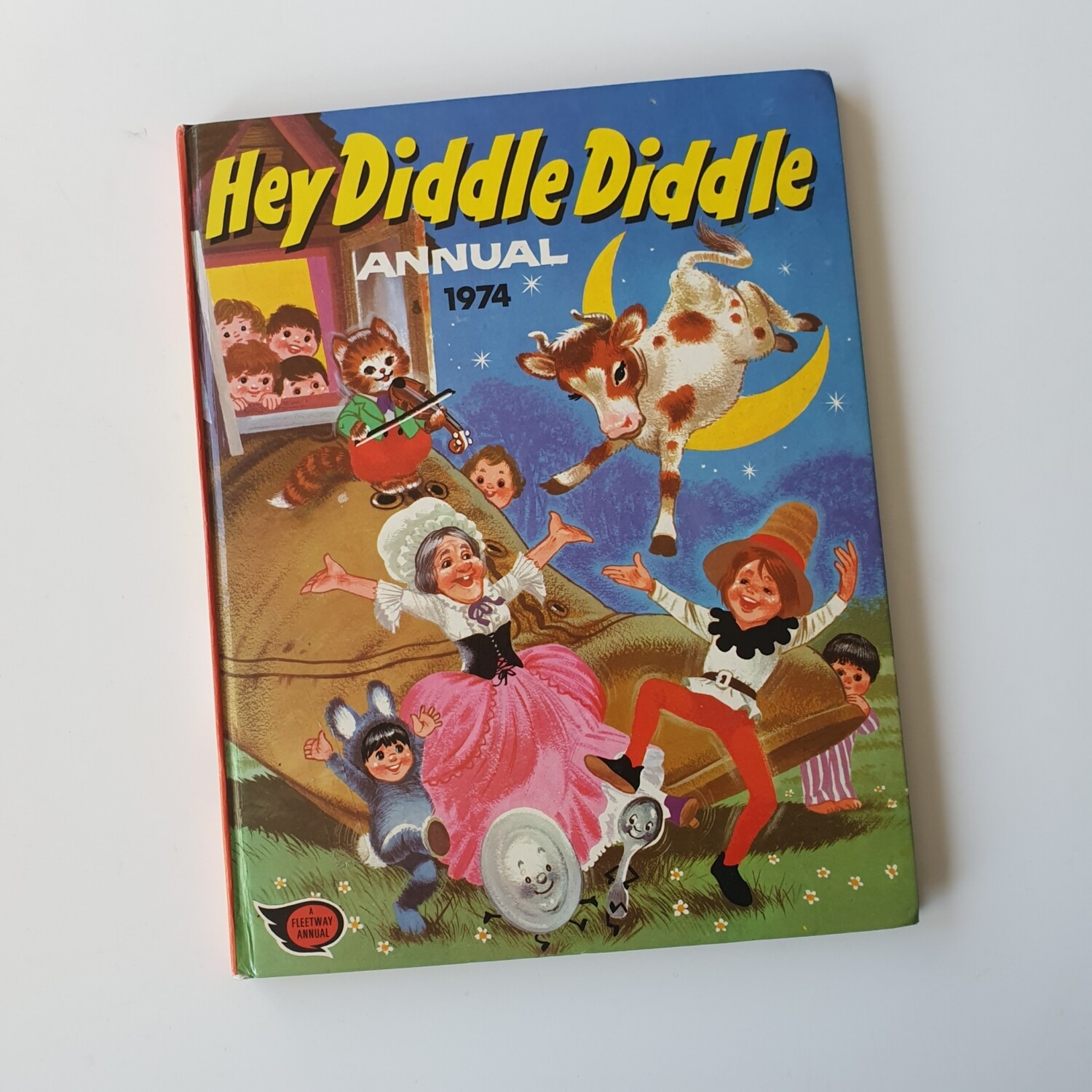 Hey Diddle Diddle Annual  - nursery rhymes - PLAIN PAPER ONLY -BIGGER THAN A4