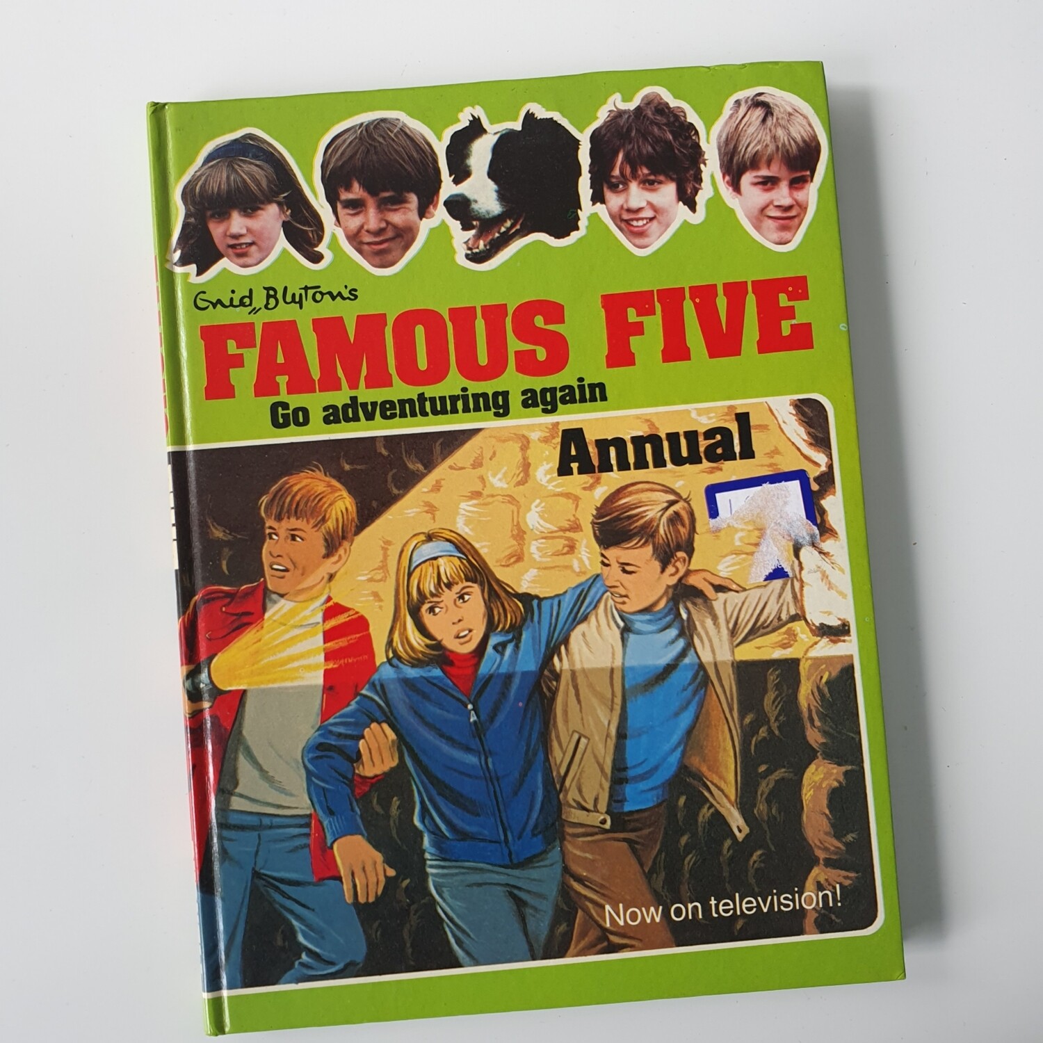 Famous Five Go Adventuring Again - Enid Blyton