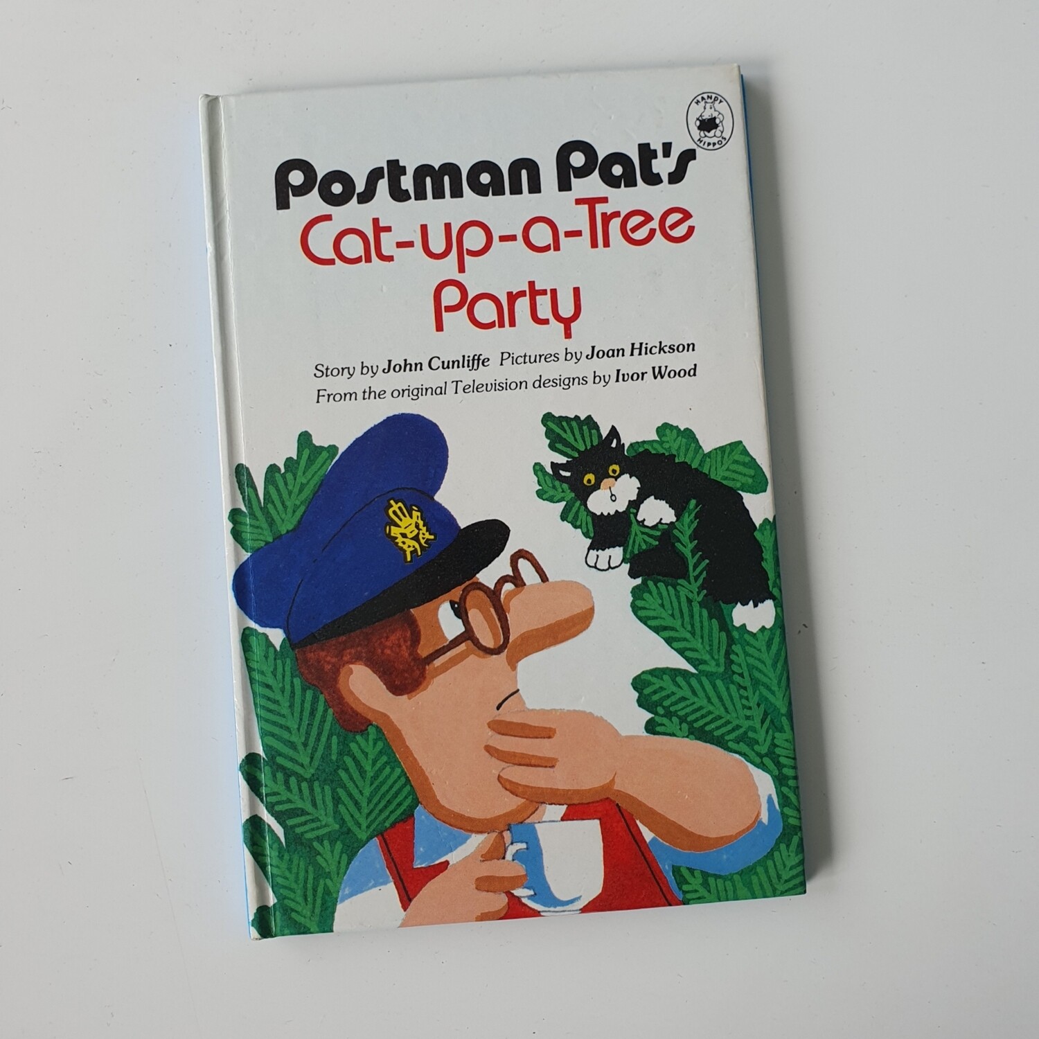 Postman Pat's Cat Up a Tree Party Notebook - Ladybird book