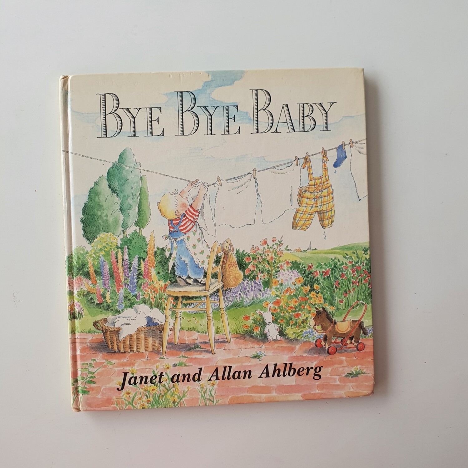 Bye Bye Baby - washing line - Janet and Allan Ahlberg 1989