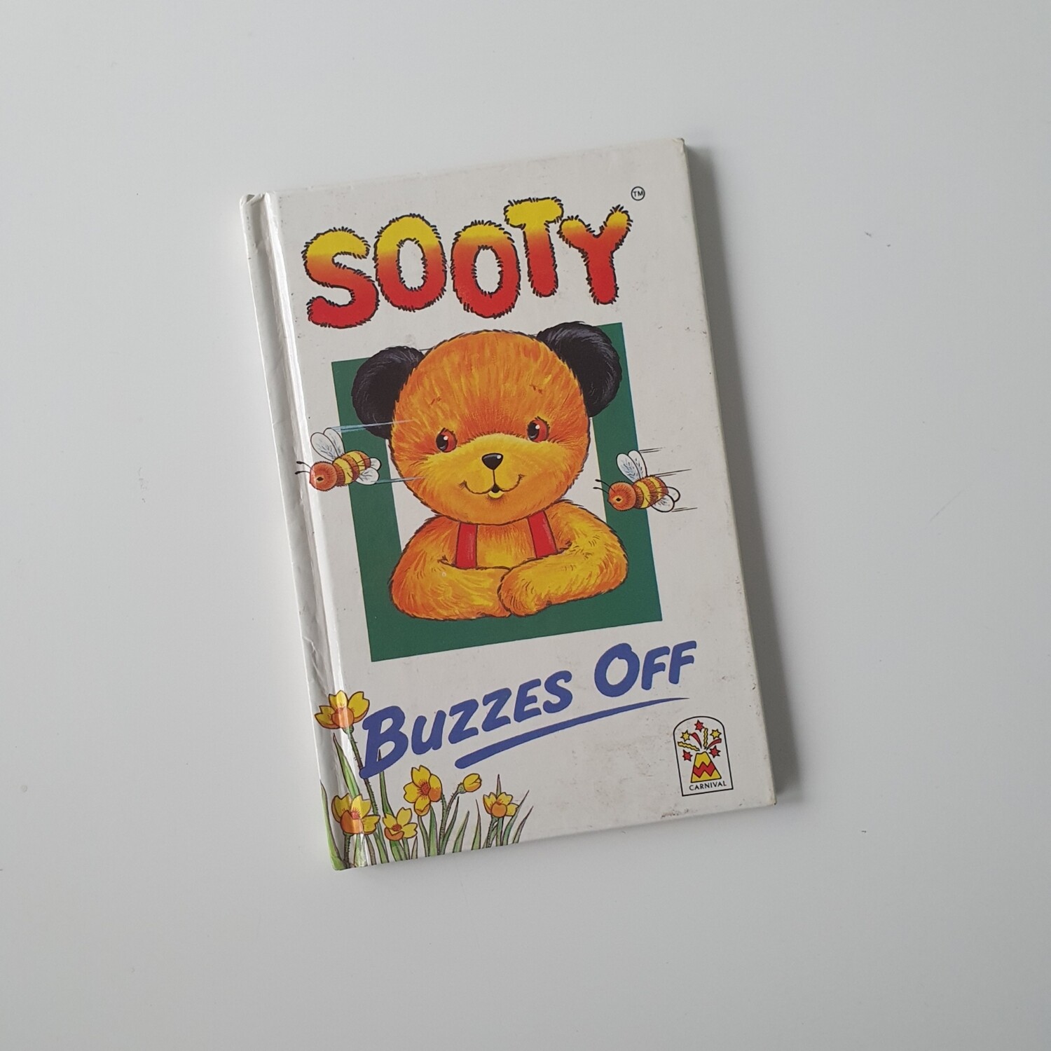 Sooty - Buzzes off