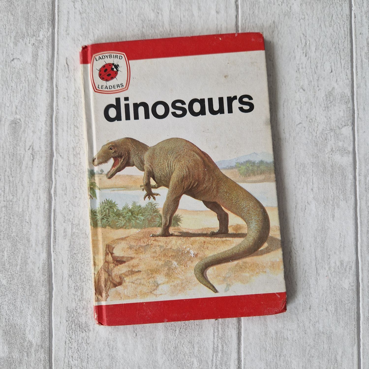 Dinosaurs Ladybird Book