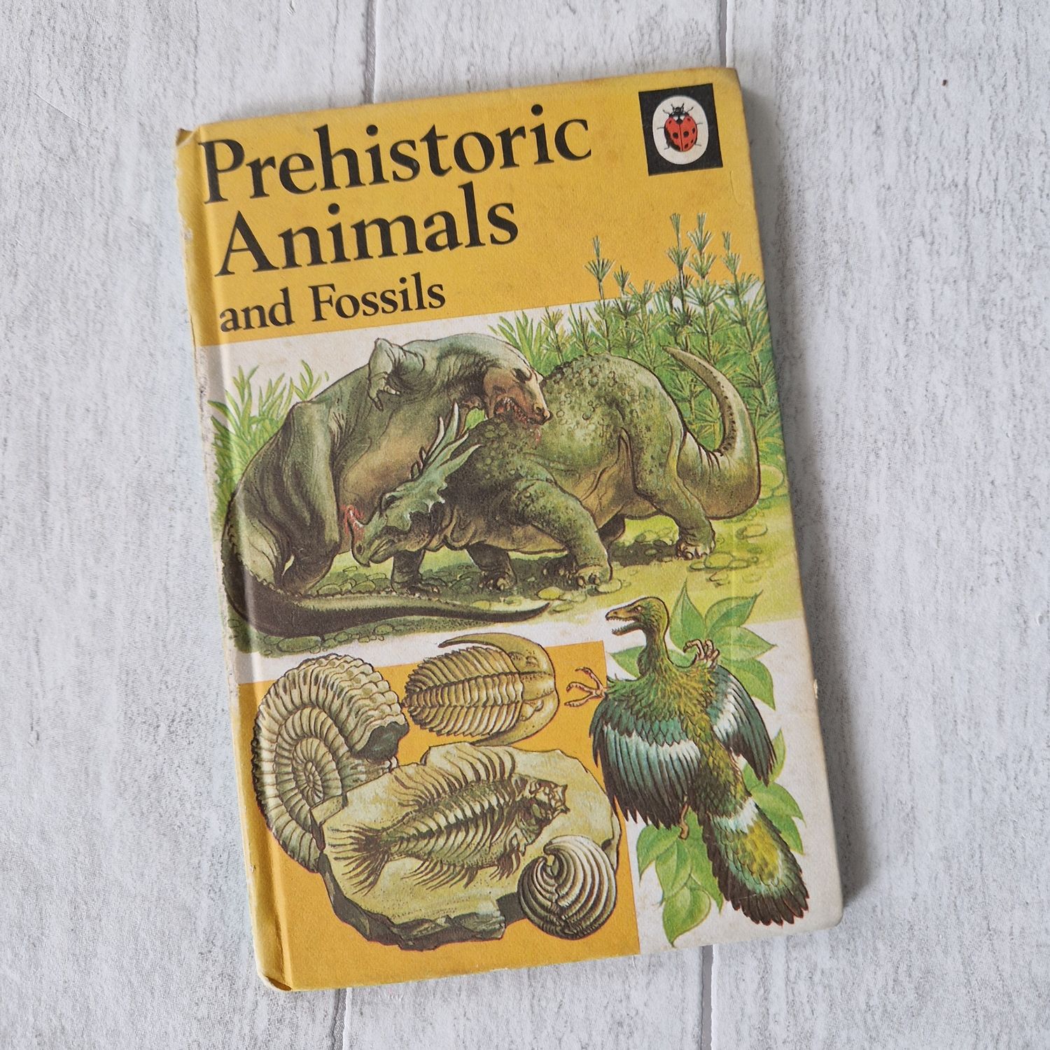 Prehistoric Animals and Fossils Ladybird Book