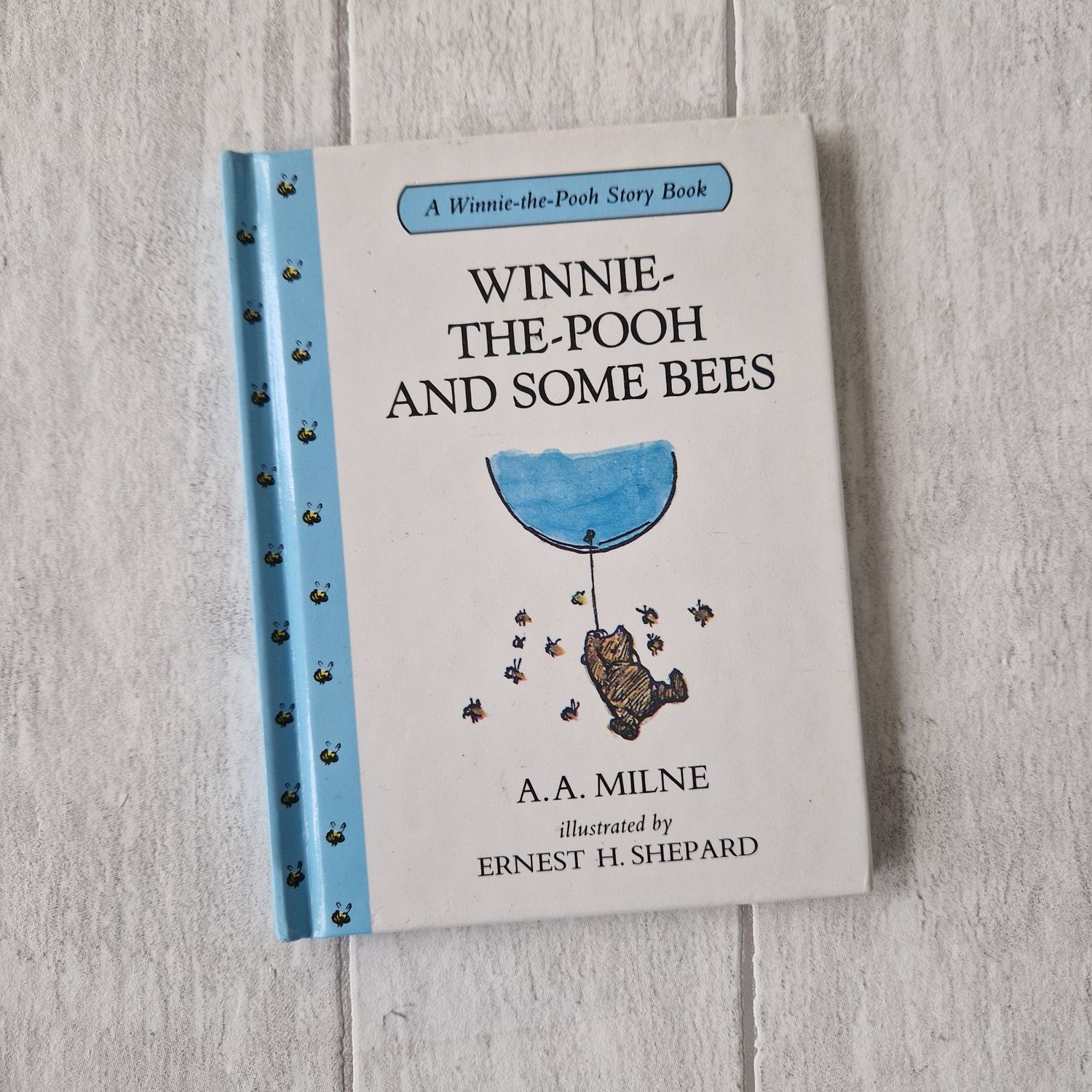 Winnie the Pooh - Small Notebooks - choose from a selection, Book Cover: 1 - And some bees