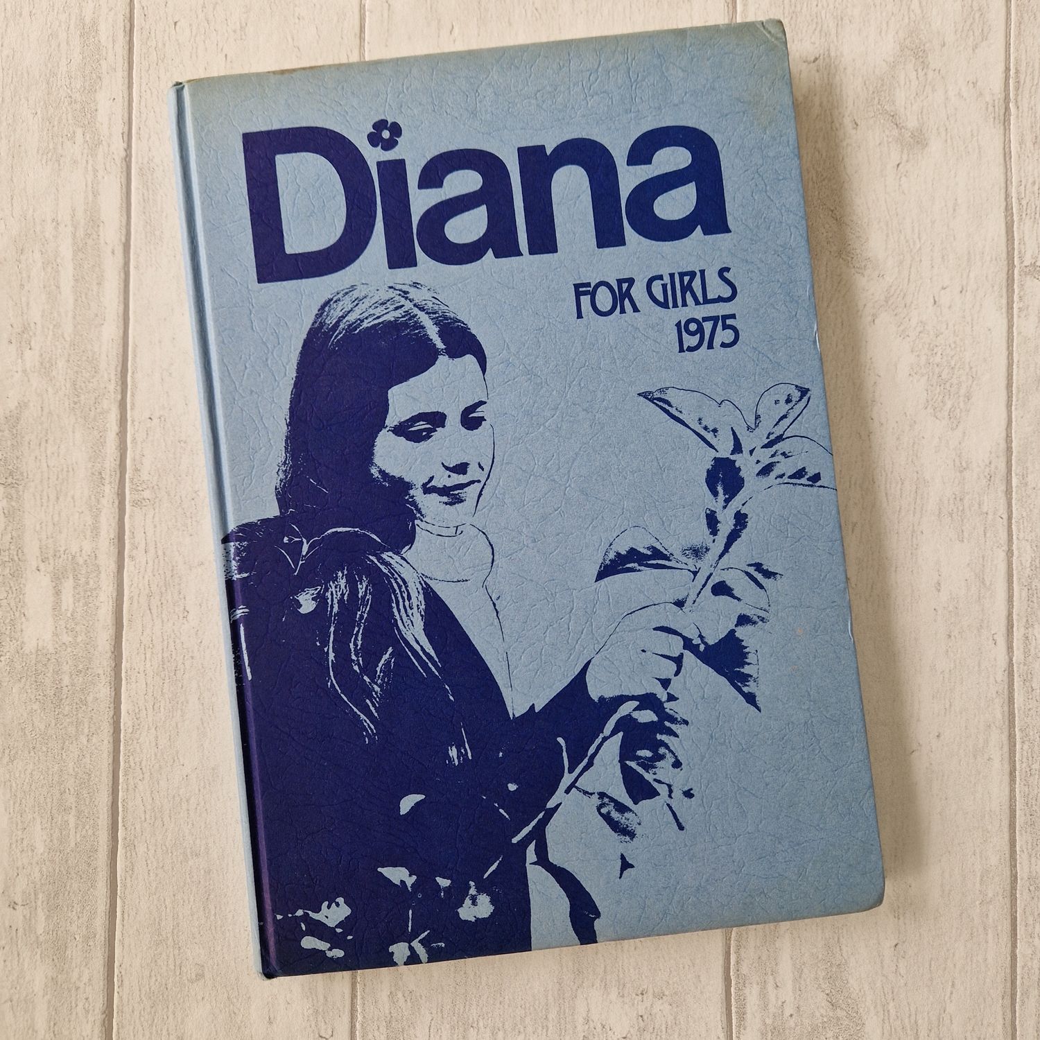 Diana for Girls 1975 - flower