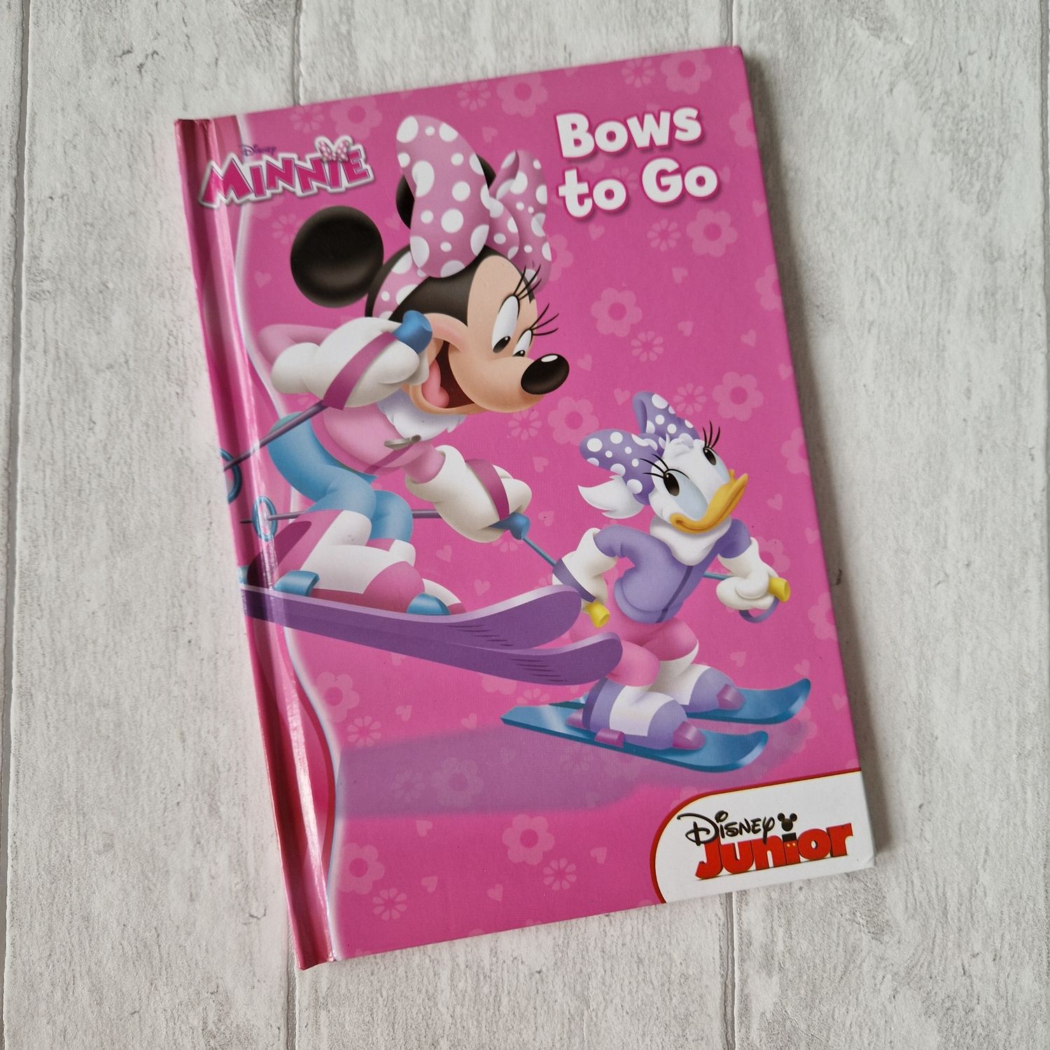 Minnie Mouse Bows to Go - skiing Daisy Duck